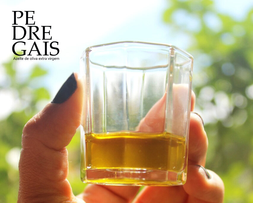 Uma mesa, para ser rica em benefícios para a saúde, deve ter azeite de oliva extravirgem